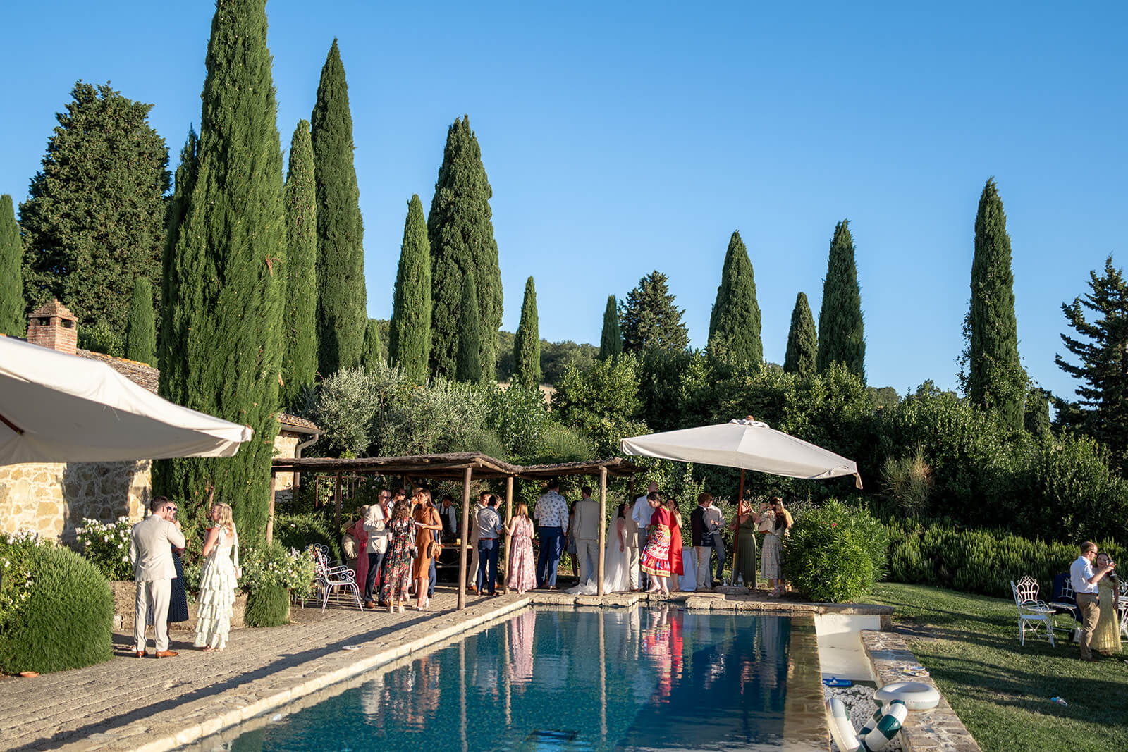 Villa Laura tie the knot in tuscany